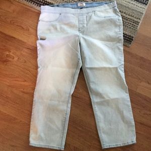 LEI capris LIKE NEW